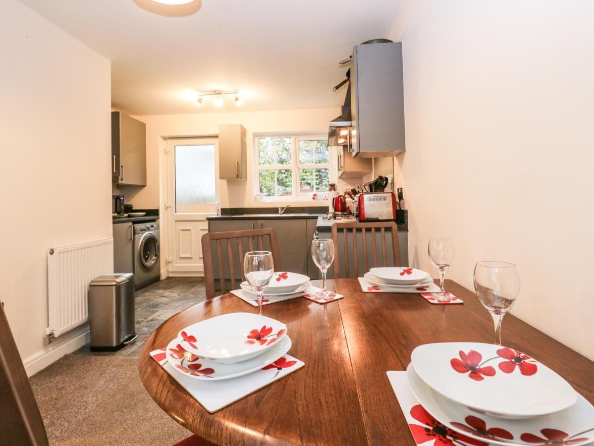 Rolo'S Retreat Villa Grange-over-Sands Екстериор снимка