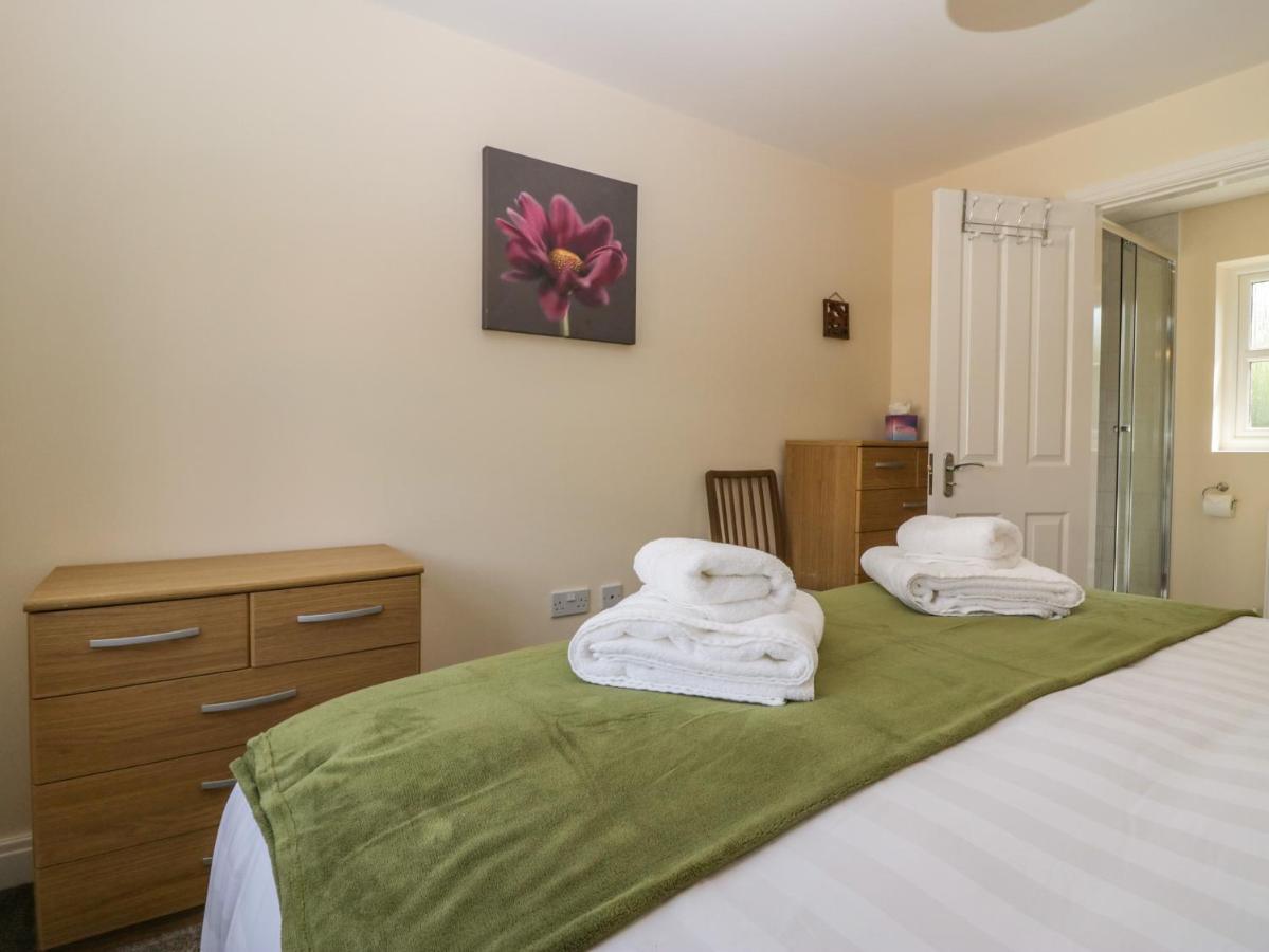 Rolo'S Retreat Villa Grange-over-Sands Екстериор снимка